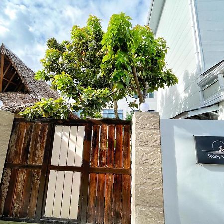 Siargao Seasky Resort Catangnan Luaran gambar