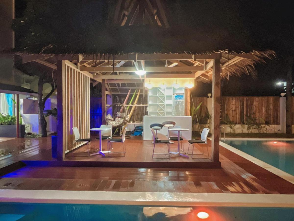 Siargao Seasky Resort Catangnan Luaran gambar