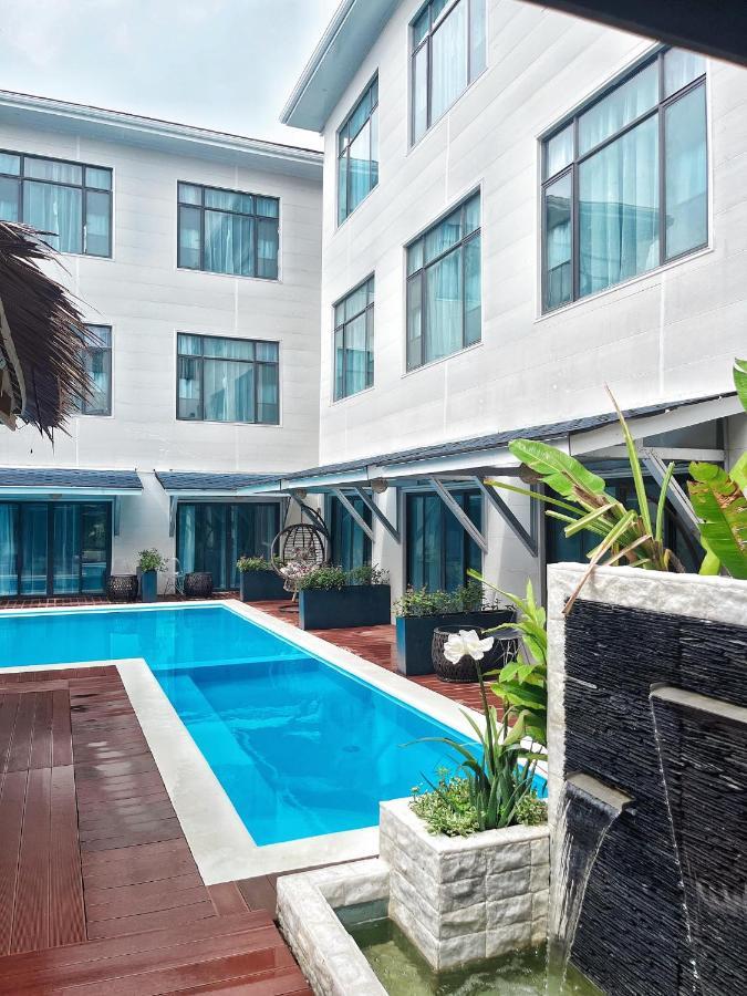 Siargao Seasky Resort Catangnan Luaran gambar